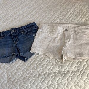 LOFT Blue Denim and White Patterned Shorts 5-Pocket Size 8 EUC